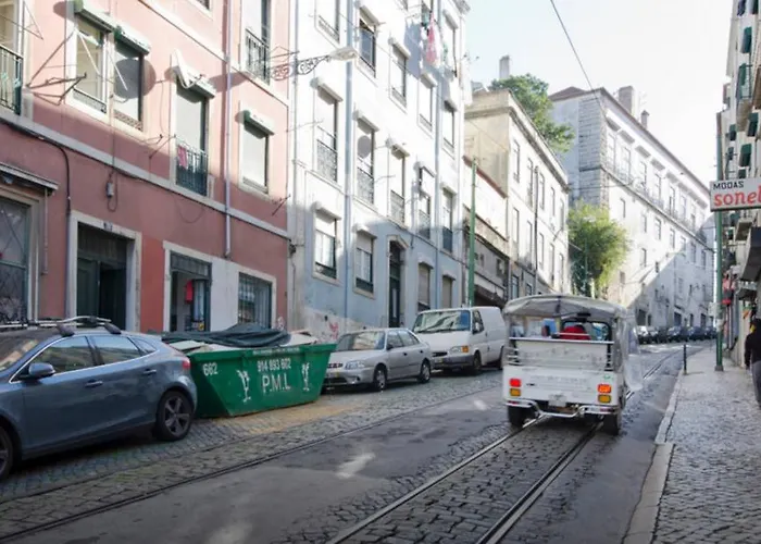 Mouraria Doll's House